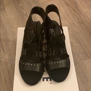 Office leather laced sandals